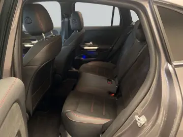 MERCEDES-BENZ GLA 180 7G AMG