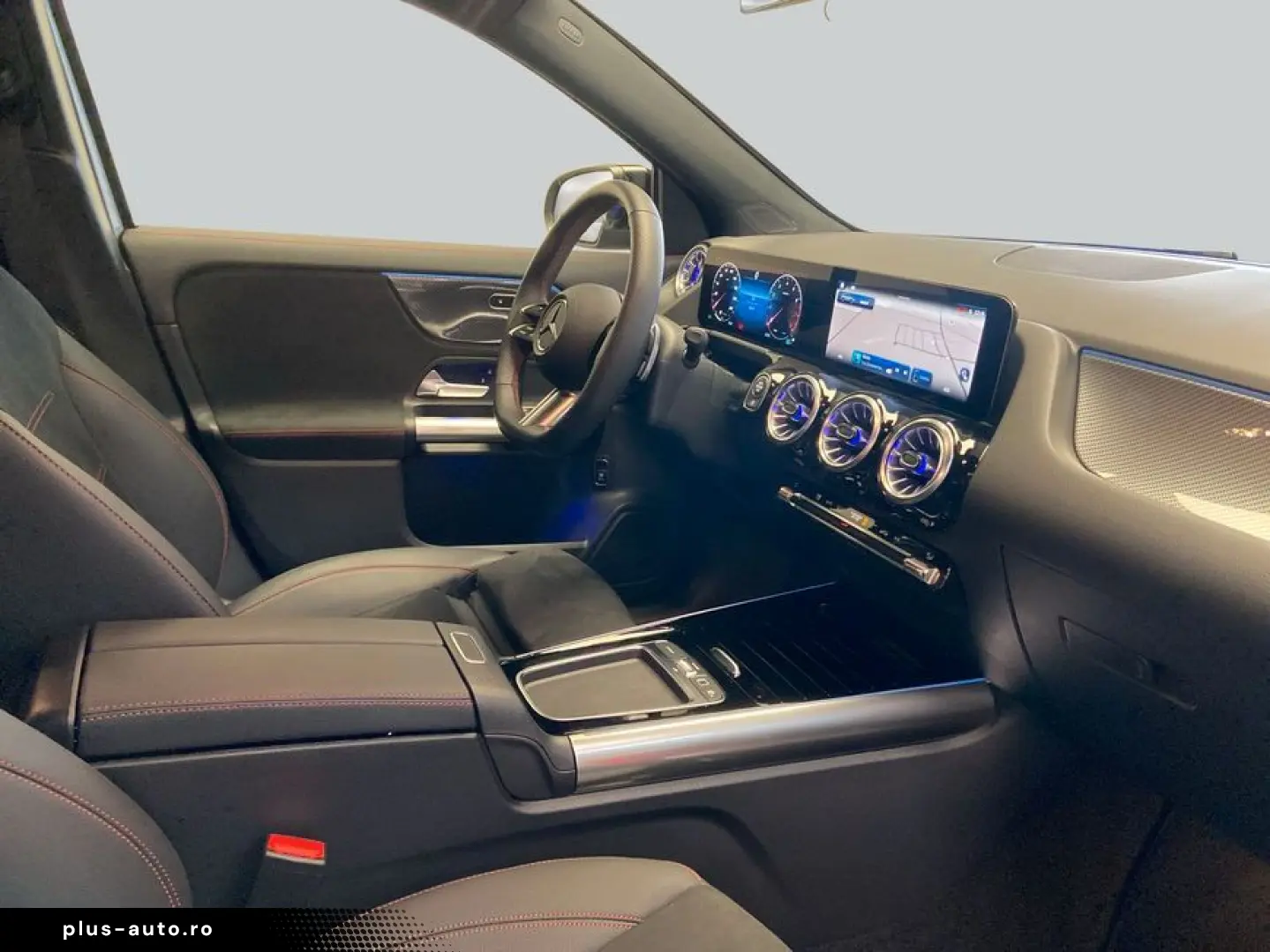 MERCEDES-BENZ GLA 180 7G AMG