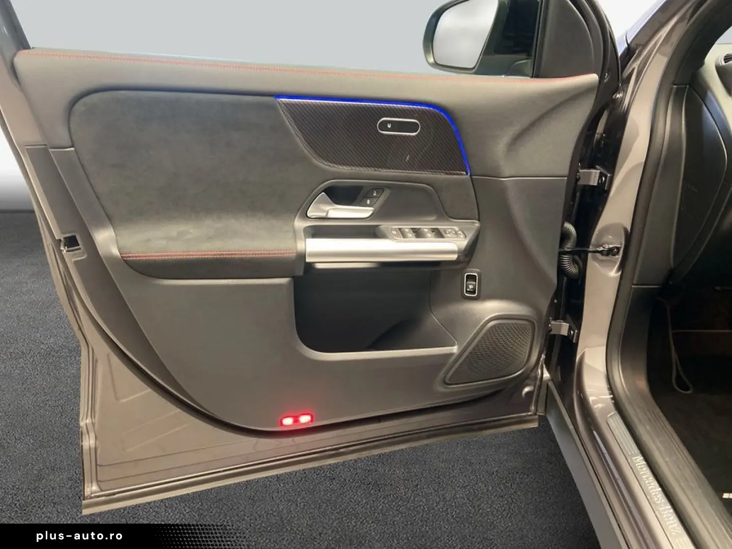 MERCEDES-BENZ GLA 180 7G AMG