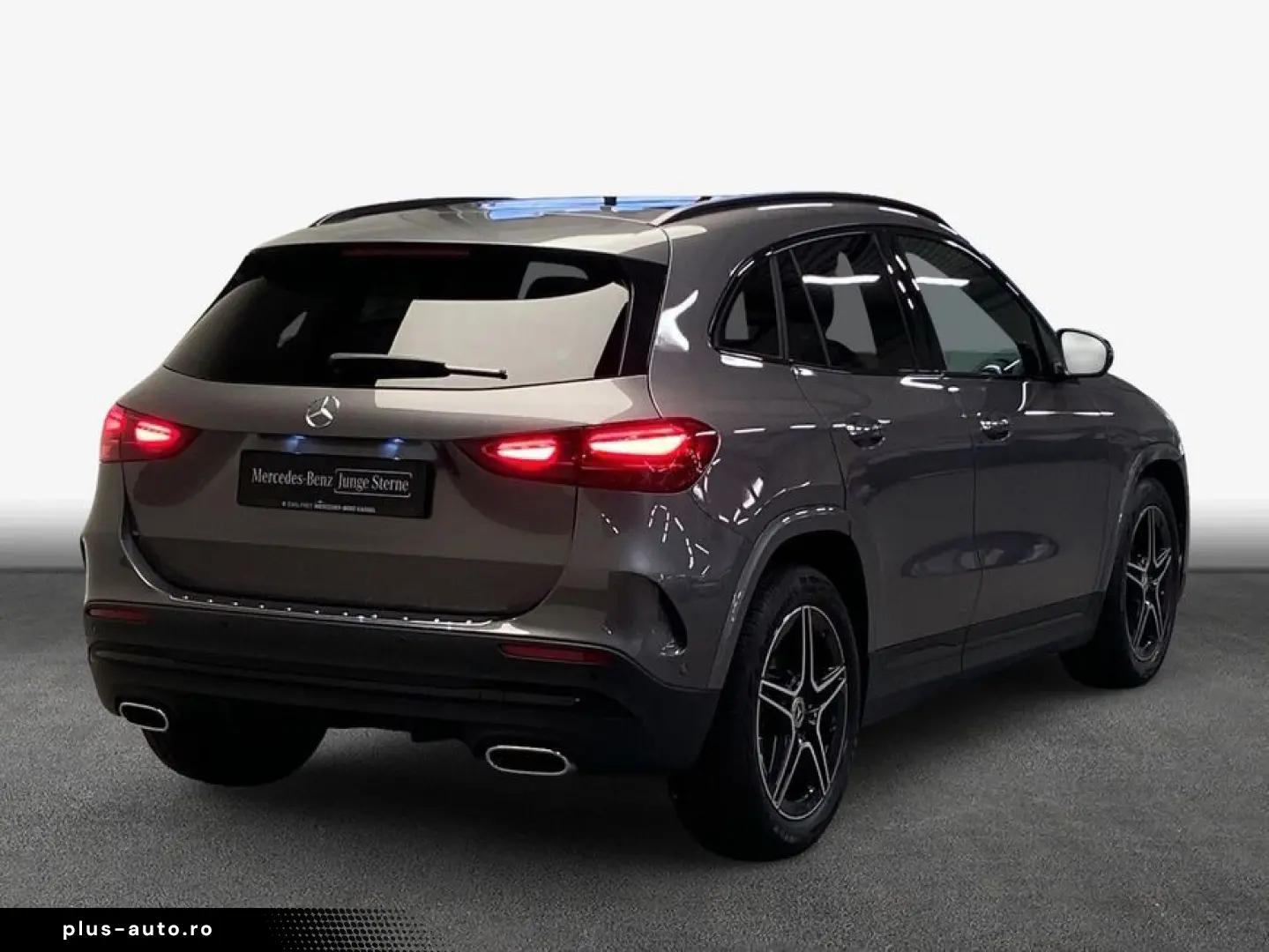 MERCEDES-BENZ GLA 180 AMG