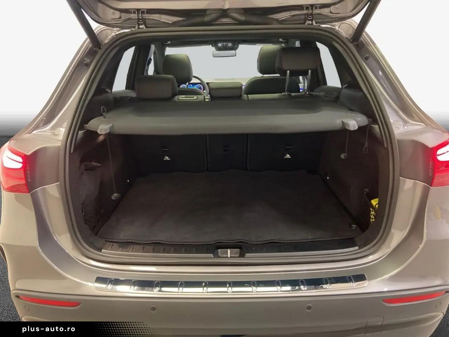 MERCEDES-BENZ GLA 180 AMG