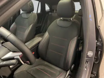 MERCEDES-BENZ GLA 180 AMG