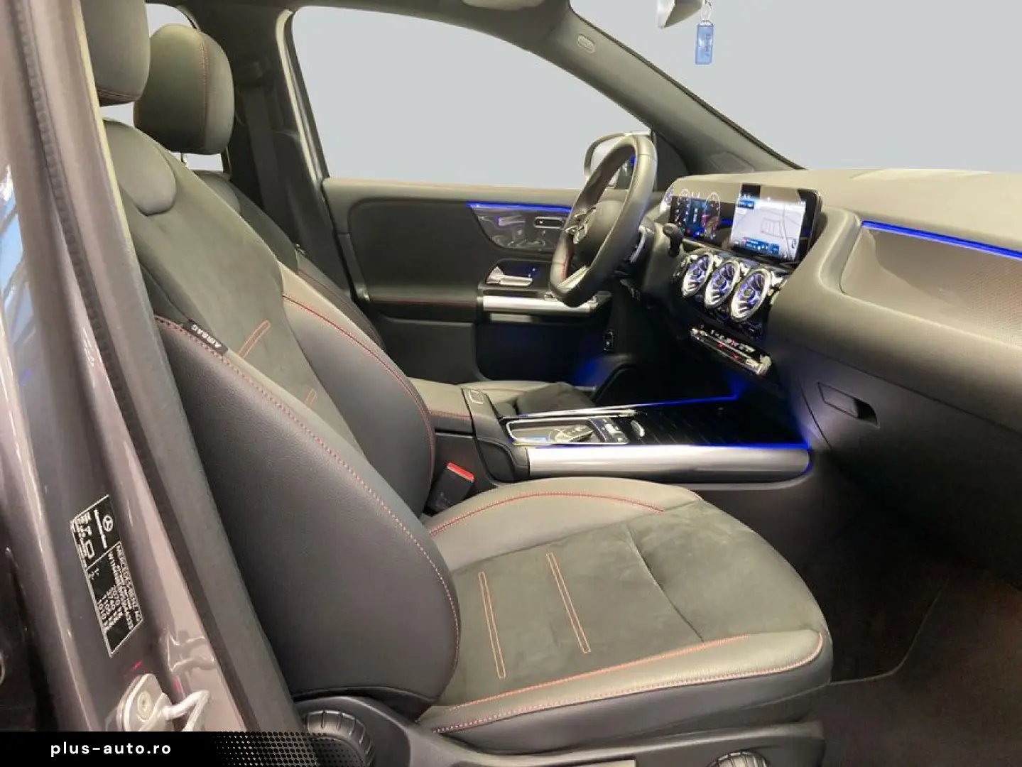 MERCEDES-BENZ GLA 180 AMG