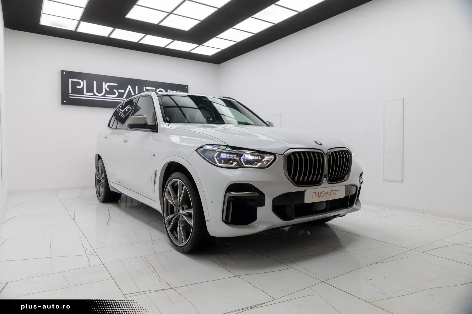 BMW X5 M50i