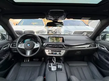 BMW 740 d xDr. M Sport ACC B&W eGSD