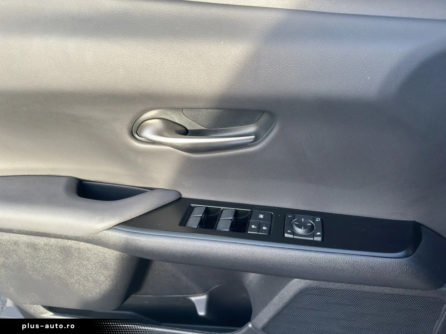 LEXUS UX 250H F-SPORT-DESIGN CARPLAY 15 JAHRE GARA