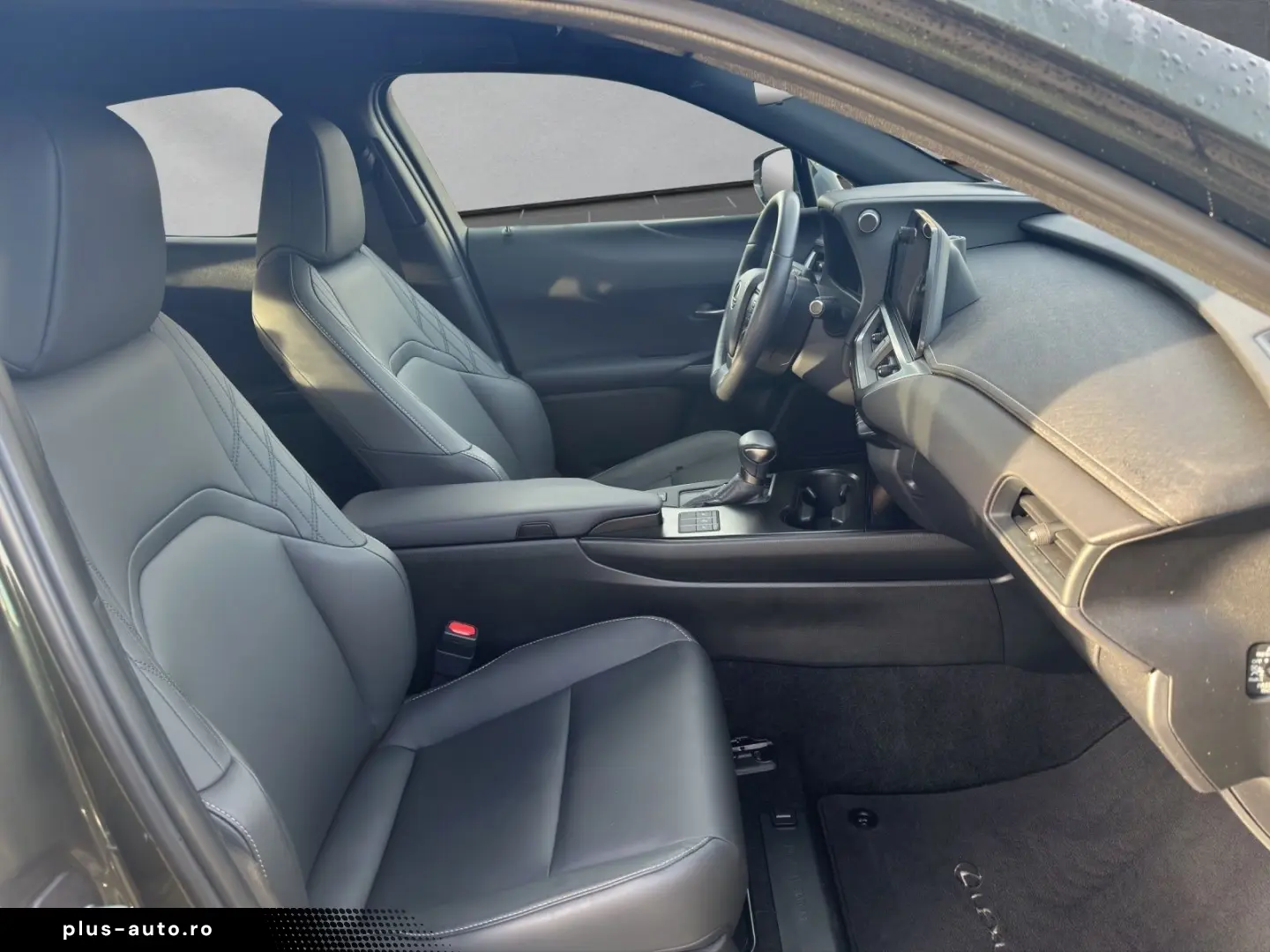 LEXUS UX 250H F-SPORT-DESIGN CARPLAY 15 JAHRE GARA