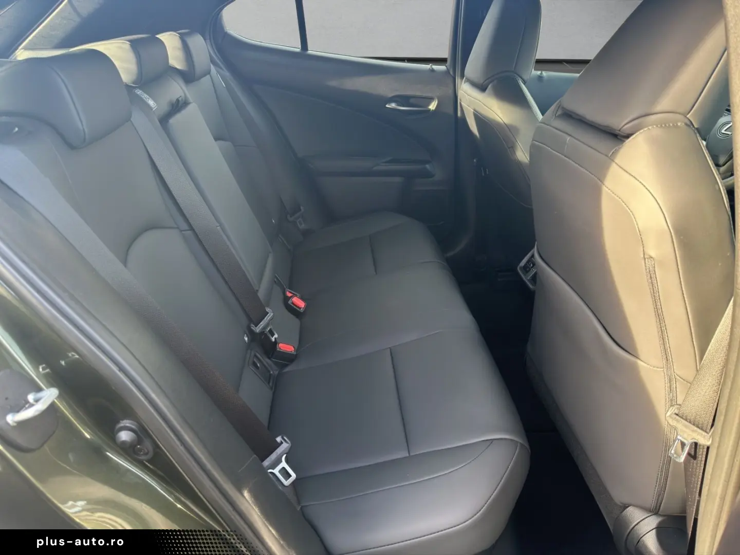 LEXUS UX 250H F-SPORT-DESIGN CARPLAY 15 JAHRE GARA