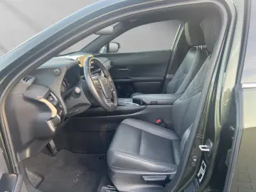 LEXUS UX 250h F-SPORT-D. 1HD ALLW  15J-GARANTIE