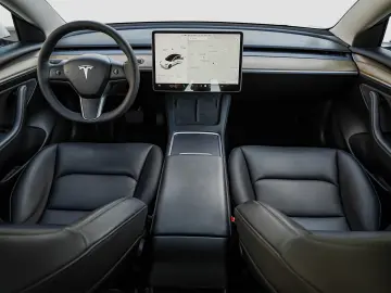 Tesla Model 3 Standard Reichweite Plus Hinterradantrieb