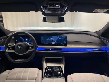 BMW 750e xDrive Lim. B&W Pano. DA. Prof. PA. Prof. M