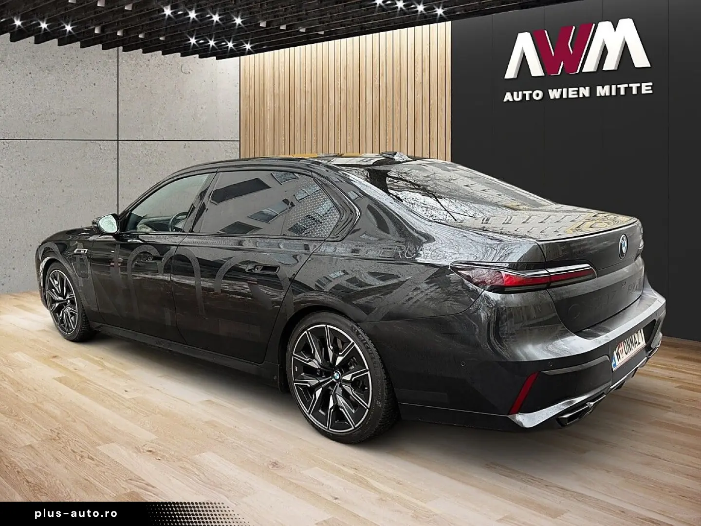 BMW M760e xDrive Limousine 18 7 kWh Aut.