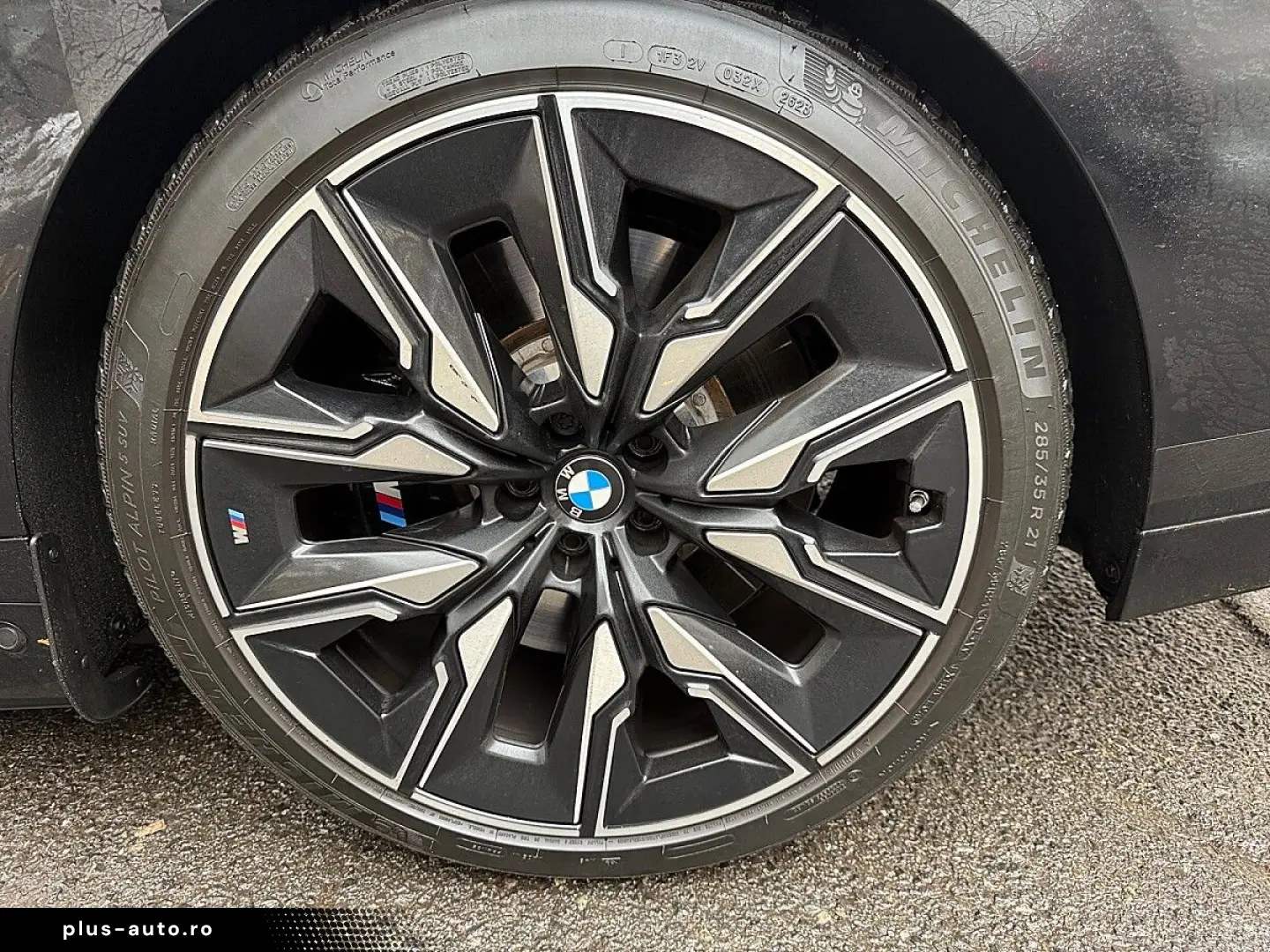 BMW M760e xDrive Limousine 18 7 kWh Aut.