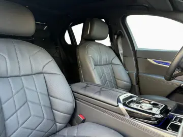 BMW 740d xDrive M Sport Pro Leder DA PA-Prof B&W 21