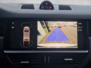 PORSCHE Cayenne S Platinum SportDesign HALenk Standh 18w