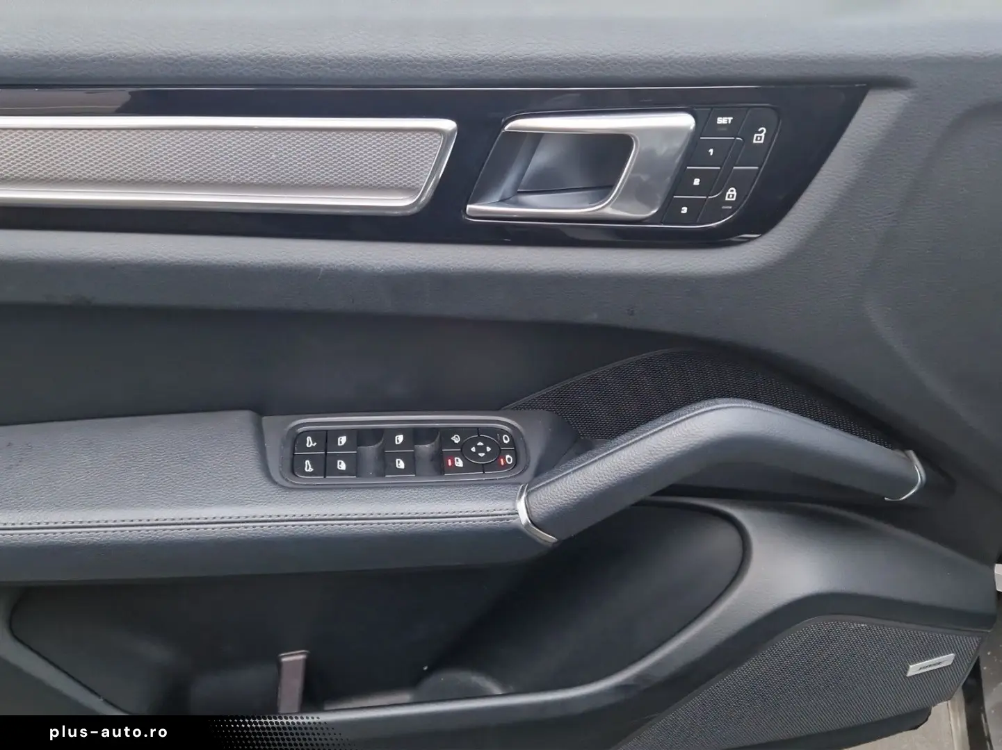 PORSCHE Cayenne S Platinum SportDesign HALenk Standh 18w