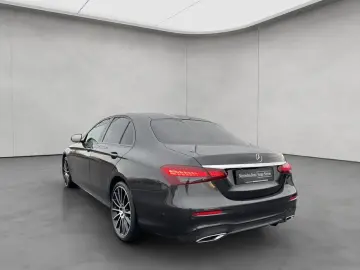 MERCEDES-BENZ E 300 d 4M AMG HuD Pano Standheizung