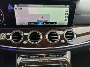 MERCEDES-BENZ E 300 d 4M AMG HuD Pano Standheizung