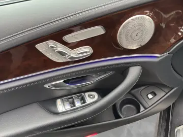 MERCEDES-BENZ E 300 d 4M AMG HuD Pano Standheizung