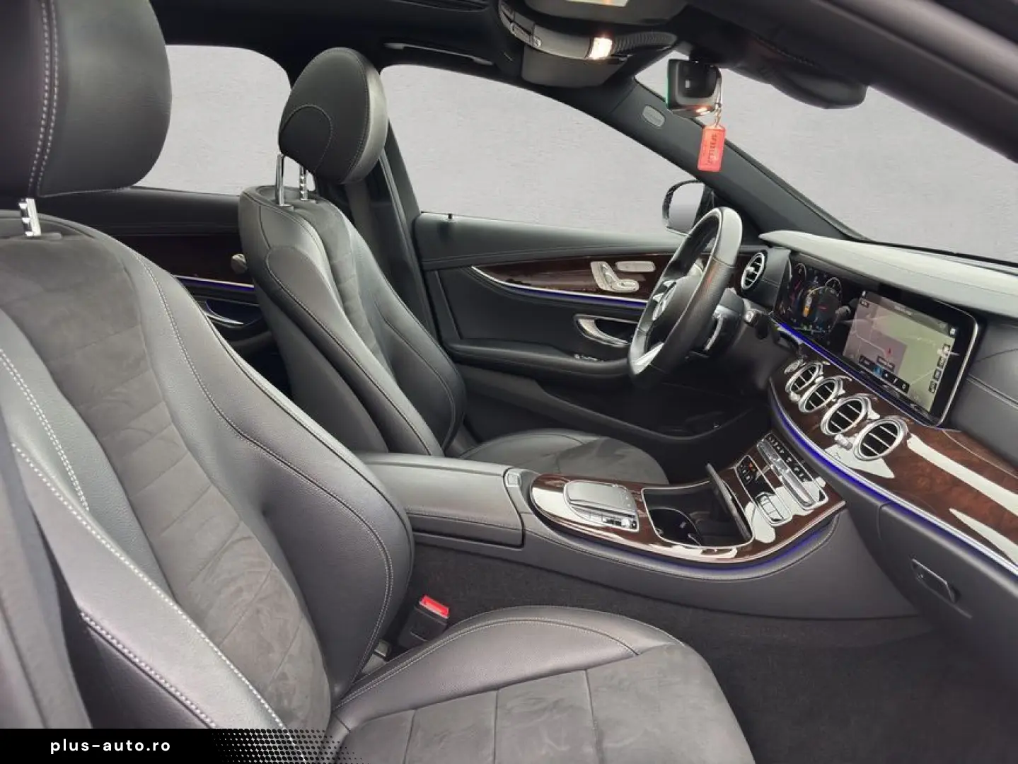 MERCEDES-BENZ E 300 d 4M AMG HuD Pano Standheizung