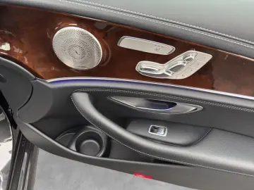 MERCEDES-BENZ E 300 d 4M AMG HuD Pano Standheizung