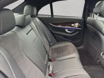 MERCEDES-BENZ E 300 d 4M AMG HuD Pano Standheizung