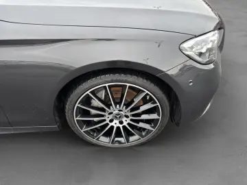 MERCEDES-BENZ E 300 d 4M AMG HuD Pano Standheizung