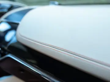 FACELIFT ASTON MARTIN DBX 707 PURPLE STORM 2025