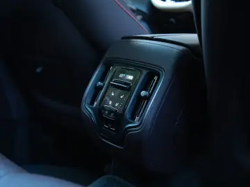 FACELIFT ASTON MARTIN DBX 707 PURPLE STORM 2025