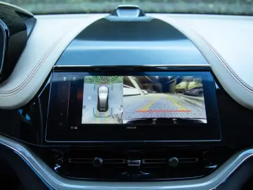 FACELIFT ASTON MARTIN DBX 707 PURPLE STORM 2025