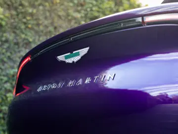 FACELIFT ASTON MARTIN DBX 707 PURPLE STORM 2025
