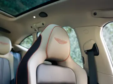 FACELIFT ASTON MARTIN DBX 707 PURPLE STORM 2025