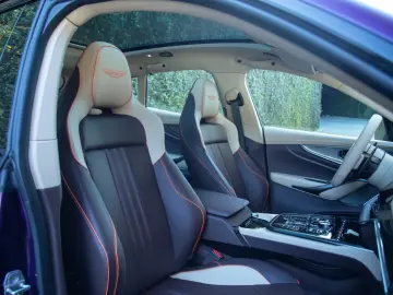 FACELIFT ASTON MARTIN DBX 707 PURPLE STORM 2025