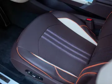 FACELIFT ASTON MARTIN DBX 707 PURPLE STORM 2025