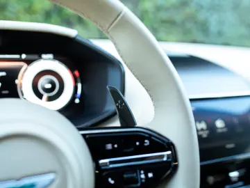 FACELIFT ASTON MARTIN DBX 707 PURPLE STORM 2025