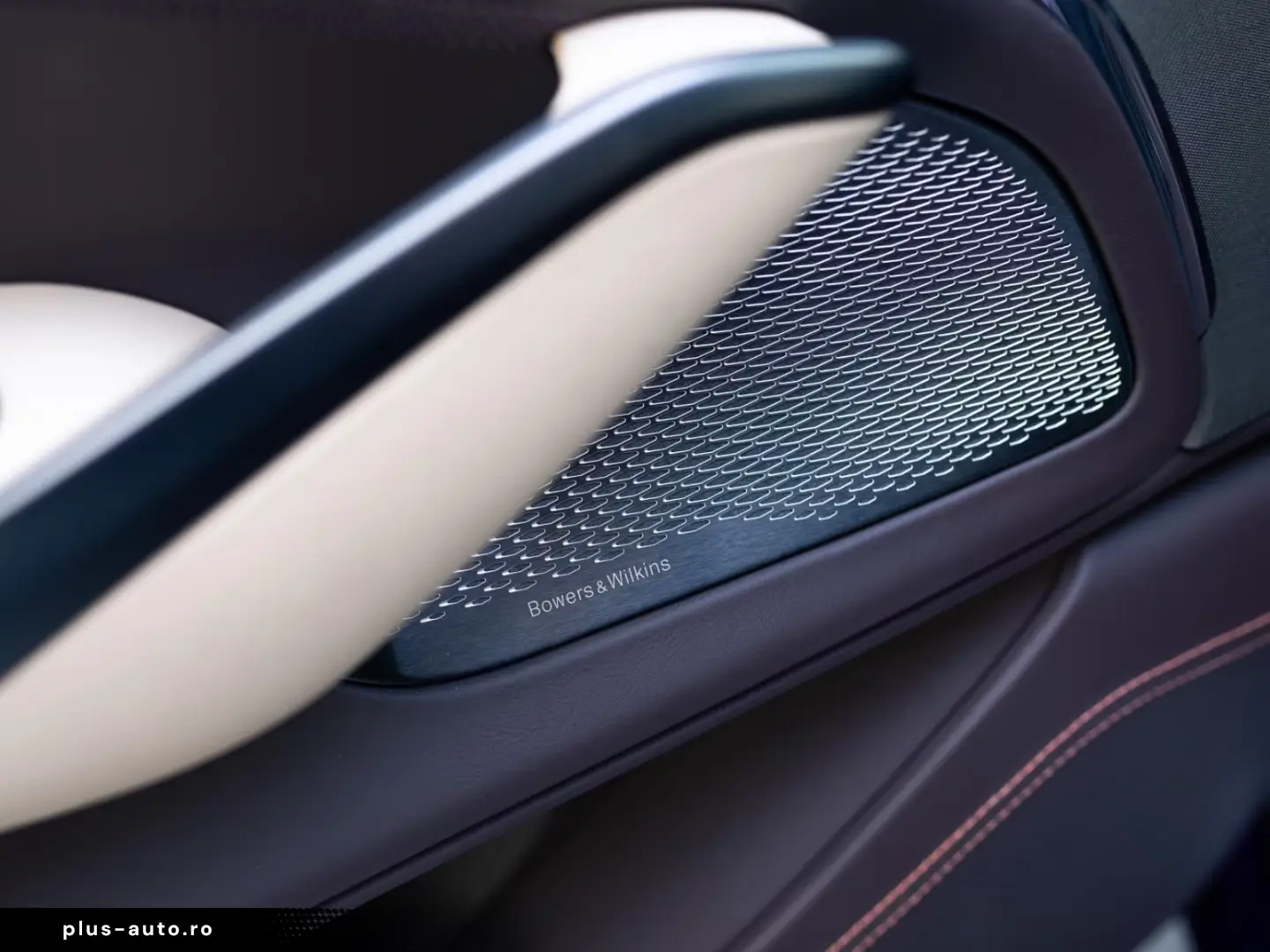 FACELIFT ASTON MARTIN DBX 707 PURPLE STORM 2025