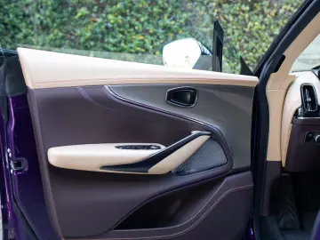 FACELIFT ASTON MARTIN DBX 707 PURPLE STORM 2025