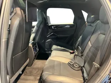 PORSCHE Cayenne S Fahrassist AHK HUD Pano Perf-AGA SHD