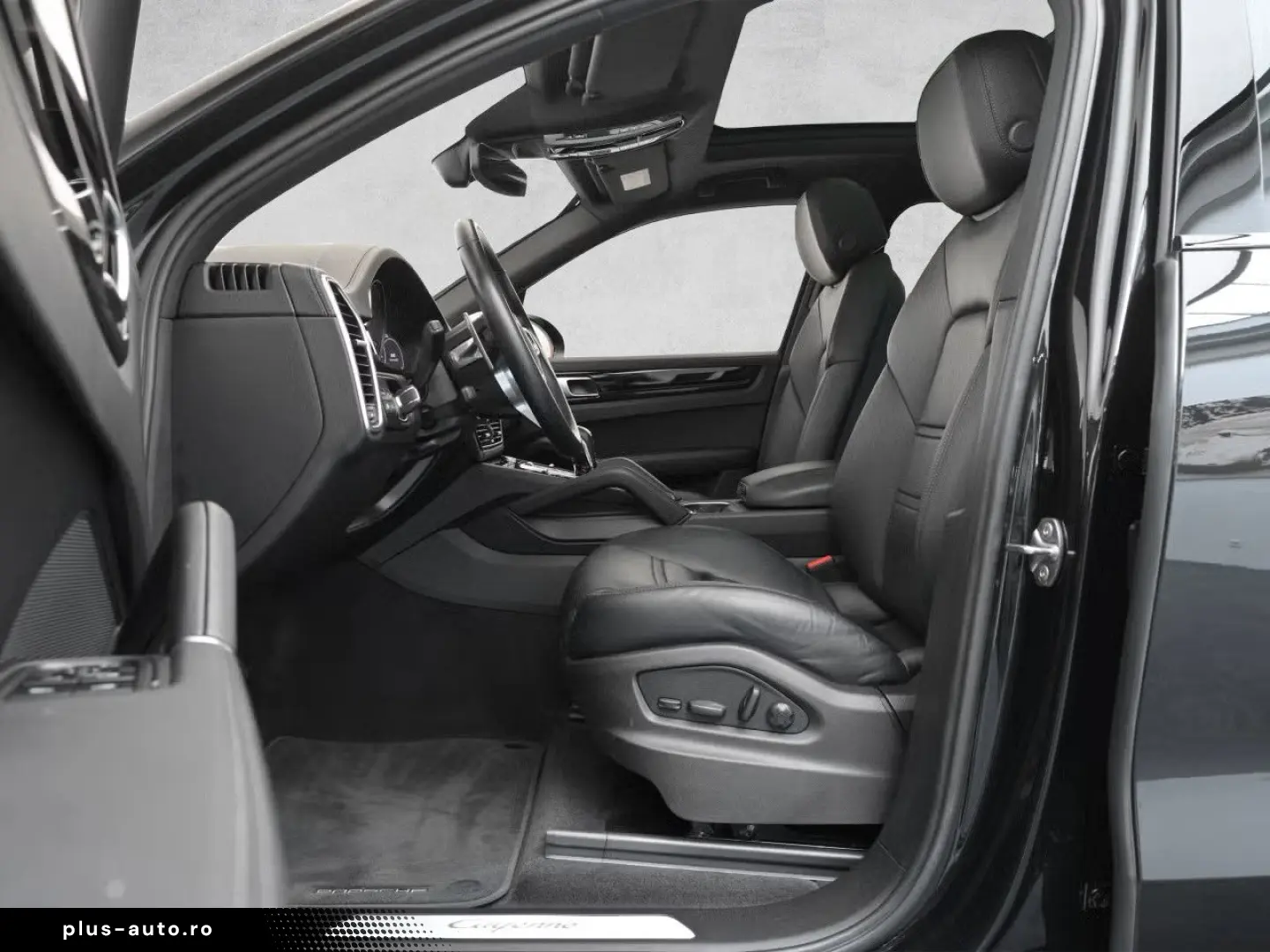 PORSCHE Cayenne E-Hybrid HuD Pano SoftClose Luft Bose 14