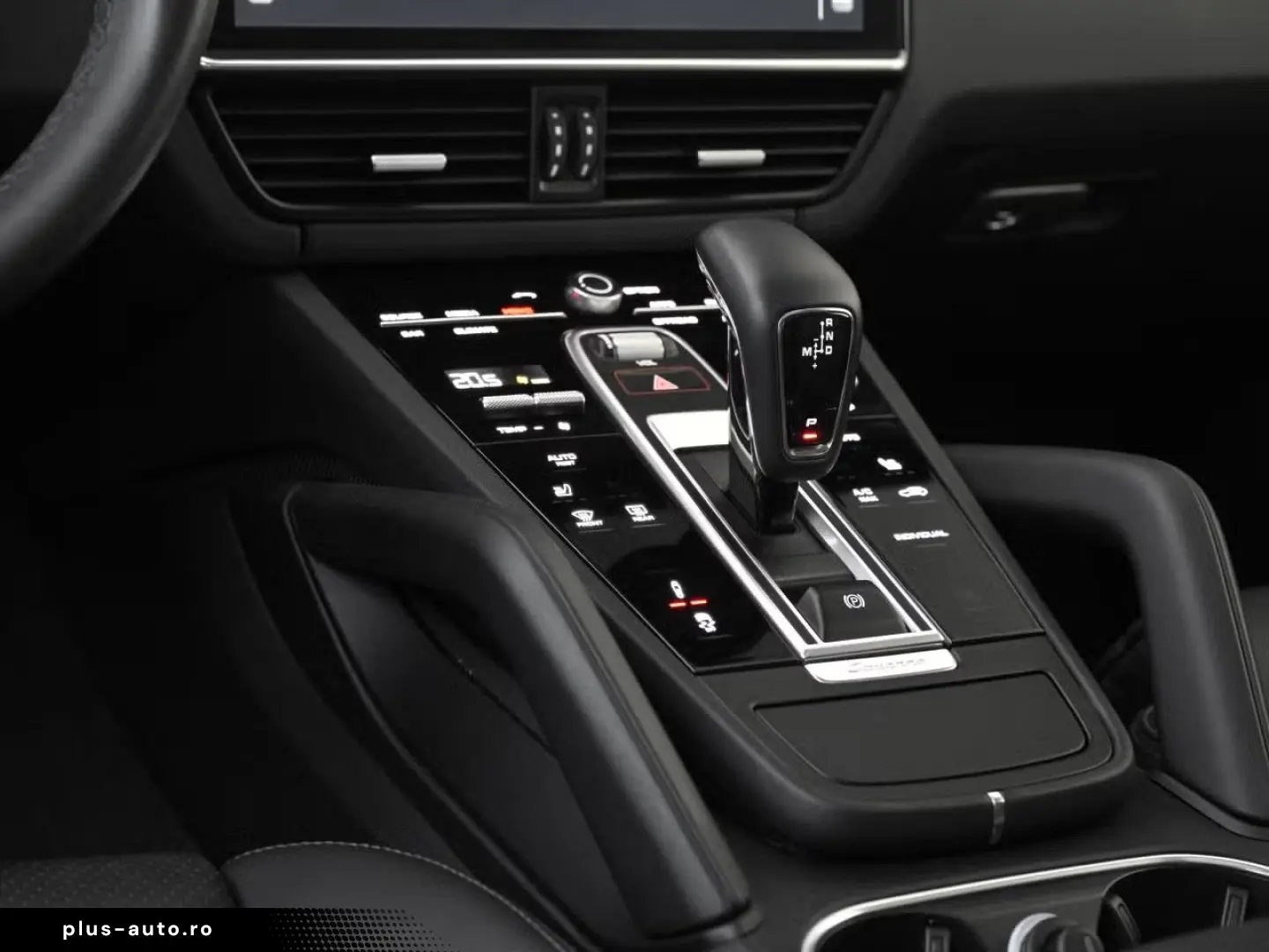 PORSCHE Cayenne E-Hybrid HuD Pano SoftClose Luft Bose 14