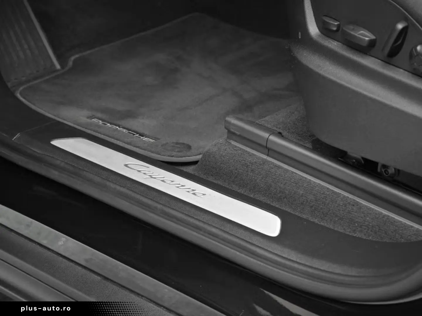 PORSCHE Cayenne E-Hybrid HuD Pano SoftClose Luft Bose 14