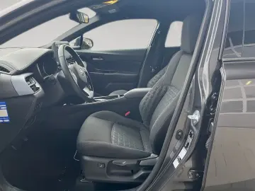 TOYOTA C-HR 2.0 Hybrid Team D