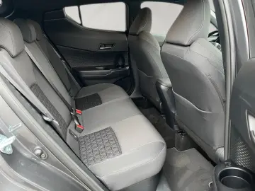 TOYOTA C-HR 2.0 Hybrid Team D