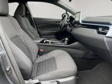 TOYOTA C-HR 2.0 Hybrid Team D