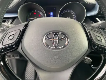 TOYOTA C-HR 2.0 Hybrid Team D  LED Navi CAM CarPlay SHZ
