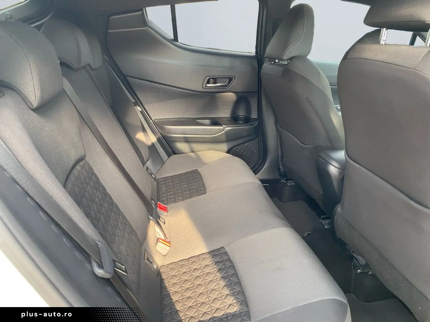 TOYOTA C-HR 2.0 Hybrid Team D  LED Navi CAM CarPlay SHZ