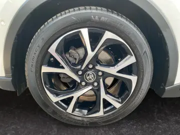 TOYOTA C-HR 2.0 Hybrid Team D  LED Navi CAM CarPlay SHZ