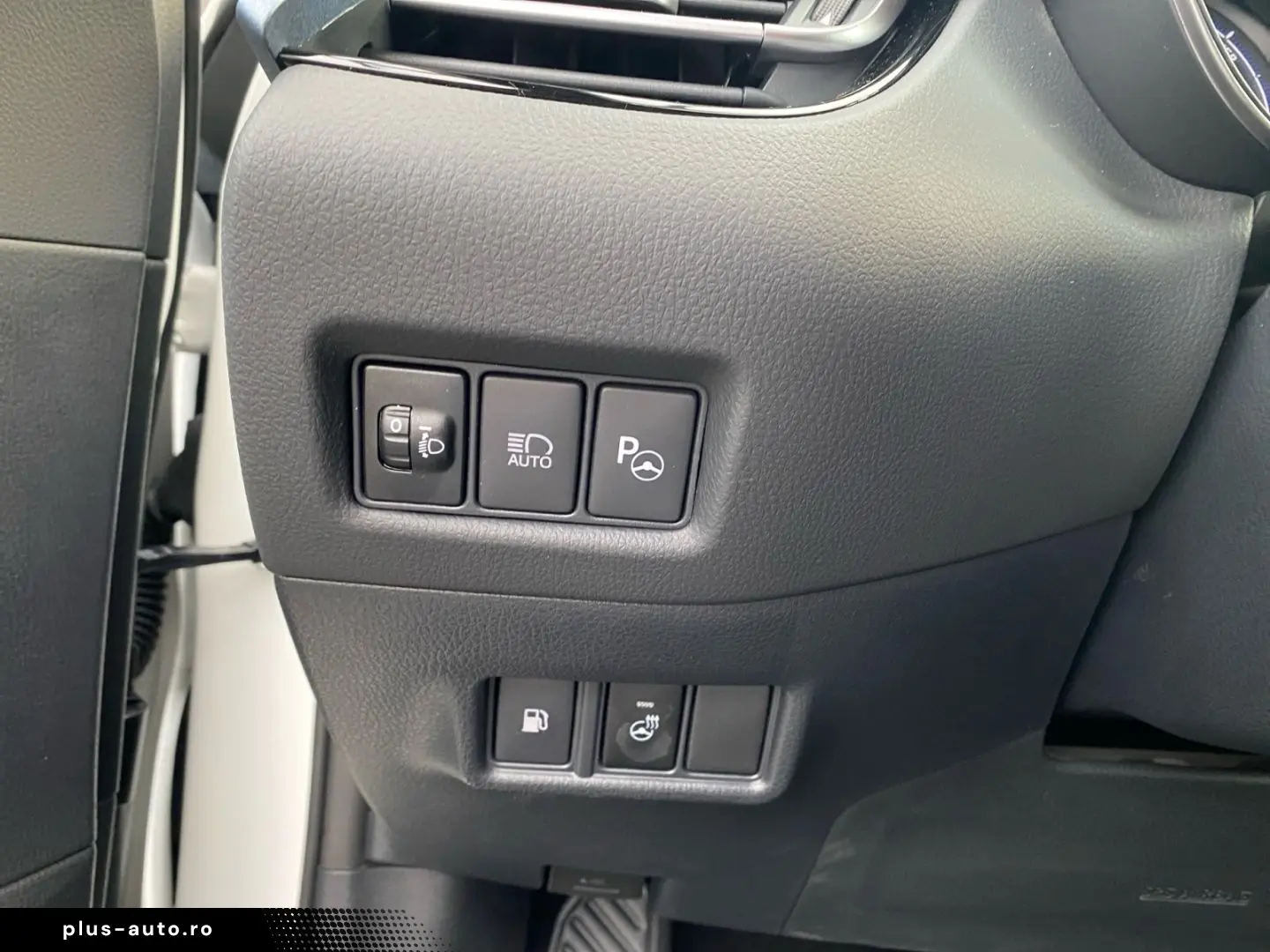 TOYOTA C-HR 2.0 Hybrid Team D  LED Navi CAM CarPlay SHZ