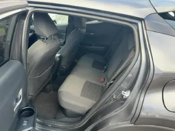 TOYOTA C-HR 2 0 Hybrid Team D