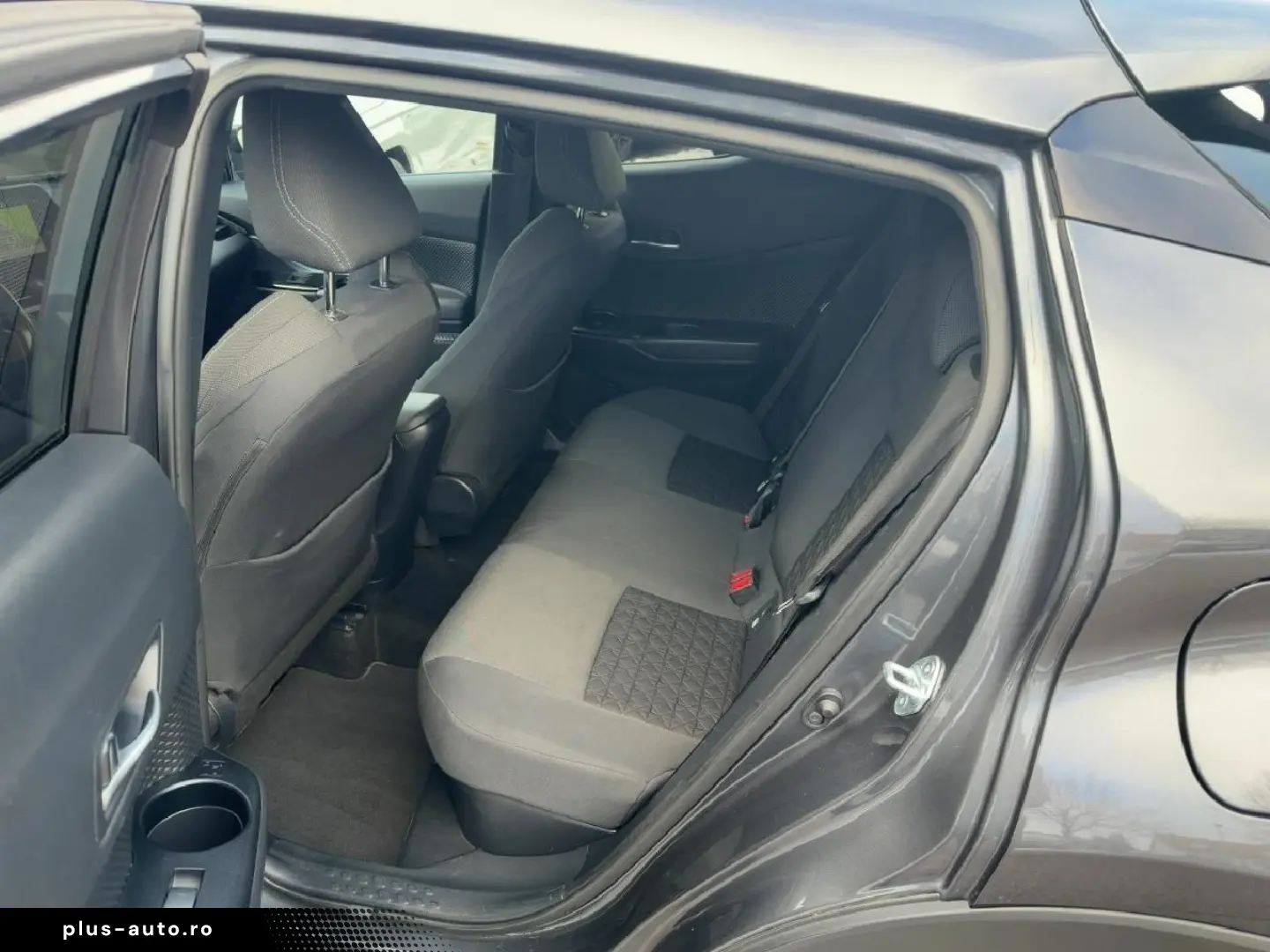 TOYOTA C-HR 2 0 Hybrid Team D